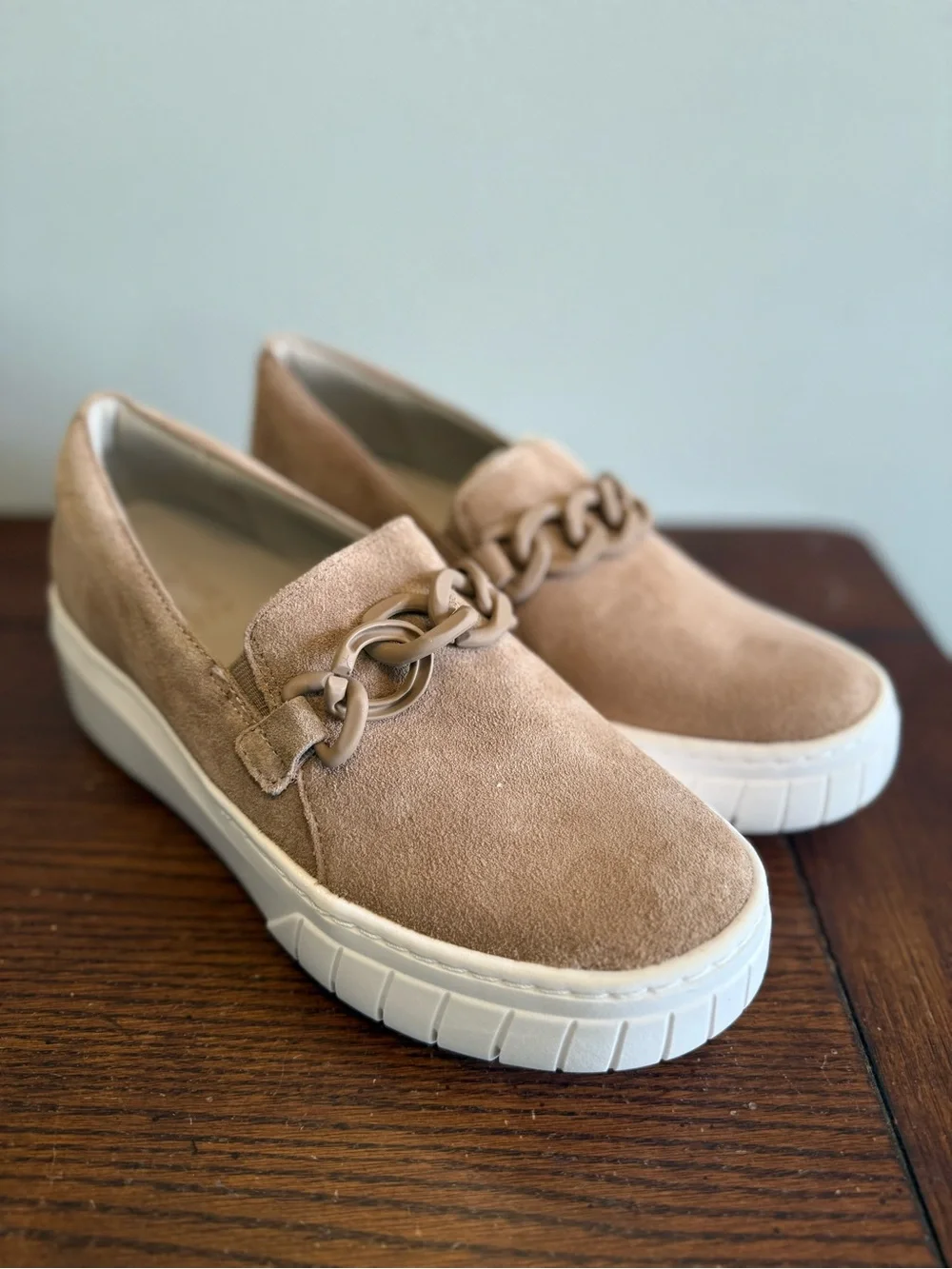 Naturalizer Daphne Suede Platform Slip-On Loafer with Chain Detail NEW